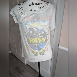 Recycled Karma KISS Short Sleeve Cold Shoulder Tee